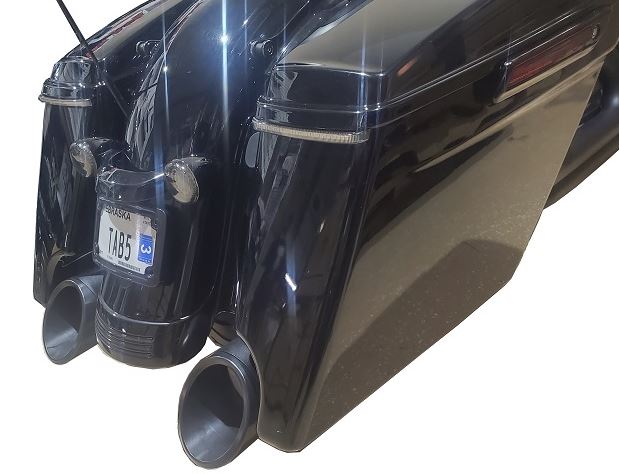 121-1298-B-2.5-XNEBF 50 Cal 5 Inch Diameter Pipe Slip-On Mufflers 17-Up Harley Davidson Touring Chrome 2.5 Inch Louvered Core Baffles (Medium) 5 Inch Black Slash Cut Tip Tab Performance - الصورة 1