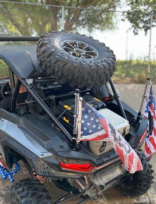 رف إطار احتياطي بولاريس RZR XP 1000 طراز 2024-Up أسود لجهاز 2 مقاعد من تيب أداء