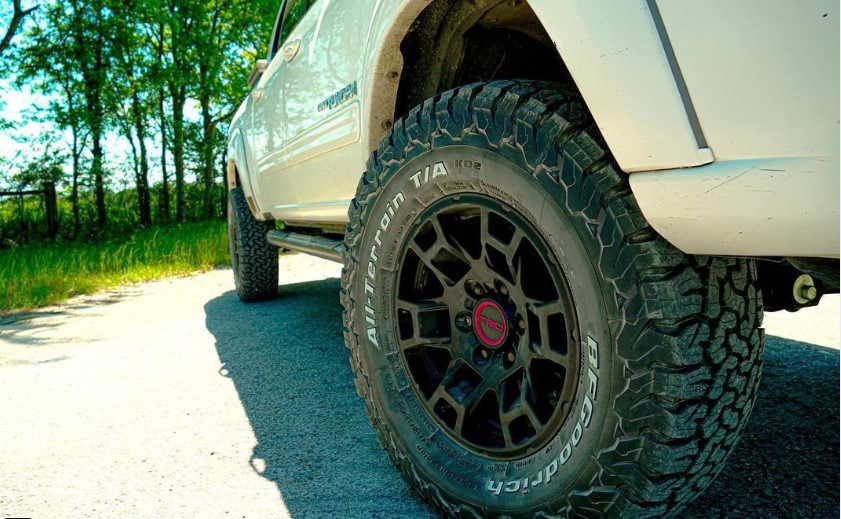 FO-T904-KIT_0-GHNX 1-4 Inch Adjustable Coilovers 3 Inch Rear Lift Blocks and Shocks 00-06 Tundra Freedom Off-Road - Image 1