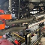 Apex Chassis Heavy Duty 2.5 Ton Tie Rod & Drag Link Assembly in Black Anodized Aluminum Fits: 19-22 Jeep Gladiator JT 18-22 Jeep Wrangler JL/JLU Rubicon Mohave Sahara Sport. Note: This NO-FLIP kit fits a Dana 44 axle with a lift of 4.5 inches or less