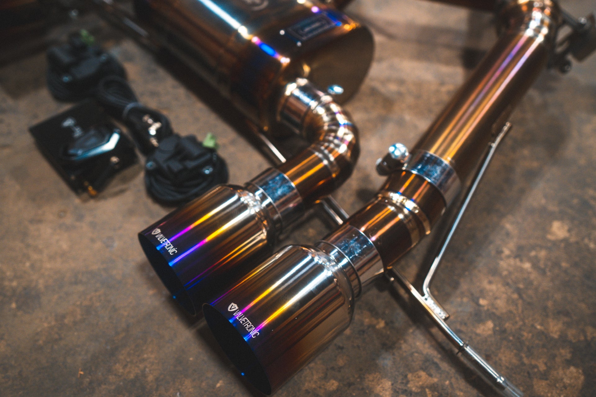 VTD.TIP.SW.30.40.TIBRT-JZYF Universal Exhaust Tips 3.0 Inch Inlet 4.0 Inch Outlet Titanium Valvetronic Designs - Image 1