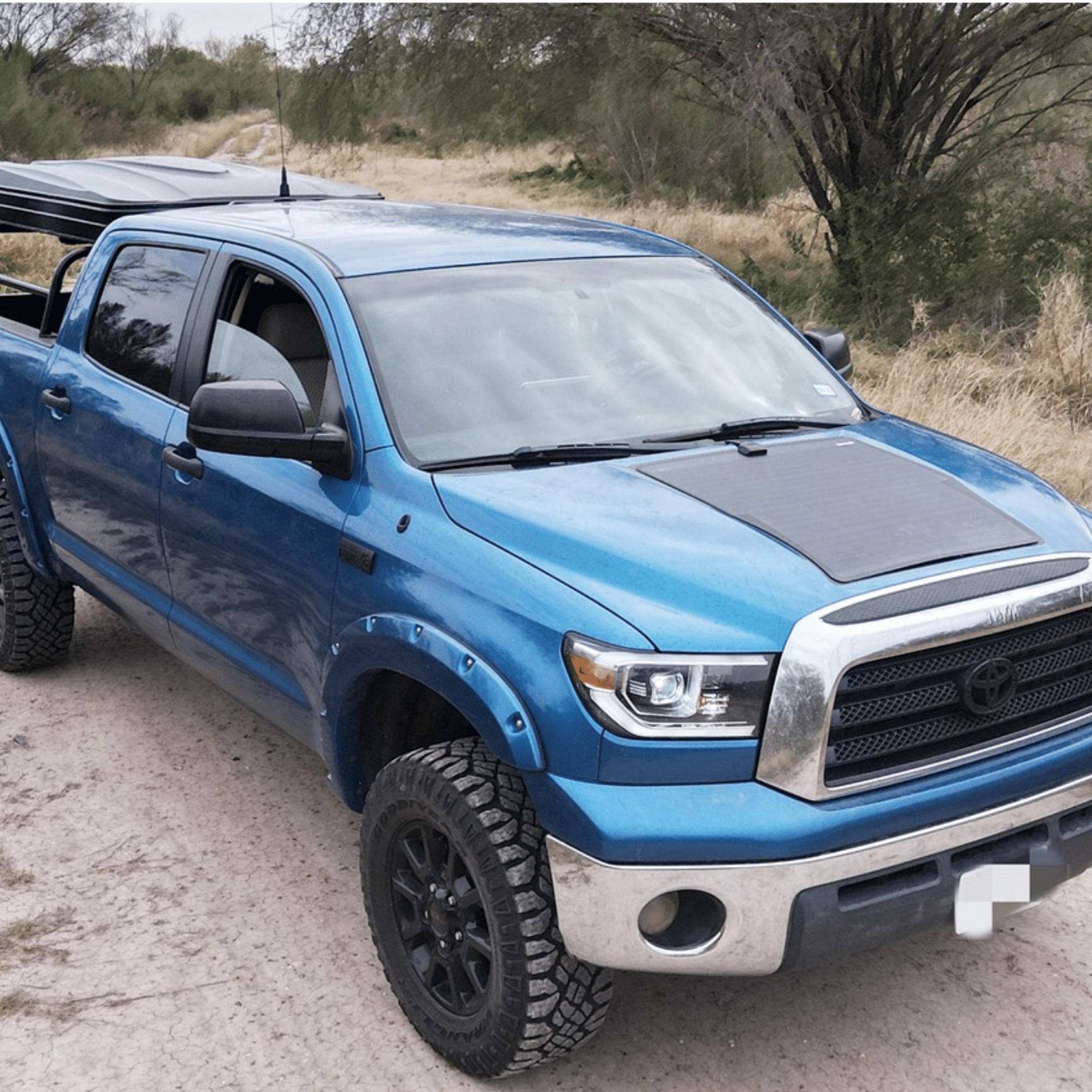 33bc9ebf-1249-4ed2-8415-0294fd81a440.png Toyota Tundra (2007-2013) Lensun 85W Hood Solar Panel Charger - Image 1
