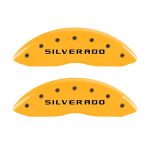 ⁦Front Set 2 Caliper Covers Engraved Front Silverado 2005-2007 Chevrolet Silverado MGP Caliper Covers⁩ - الصورة ⁦3⁩