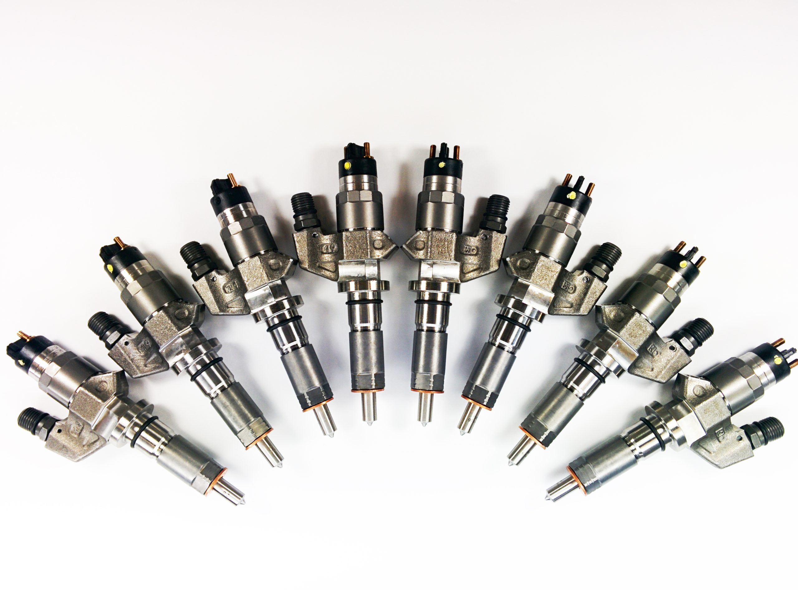 DDPLB7-300-GHJG Duramax 01-04 LB7 Reman Injector Set 150 Percent Over SAC Nozzles Dynomite Diesel - الصورة 1